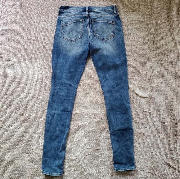 Express Mia Distressed Mid Rise Jean Legging - Picture 3 of 6